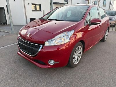Gebraucht Peugeot 208 Active 92 PS (67 kW) 2013 Rot Kleinwagen