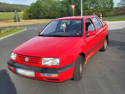 Usata VW Vento 75 CV (55 kW) 1995 Rosso Berlina