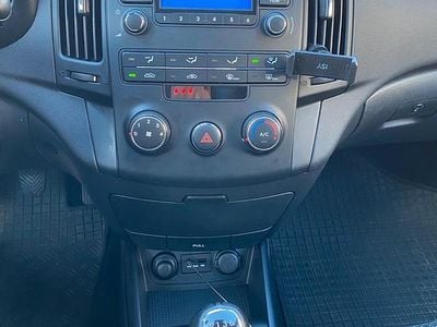 Second-hand Hyundai i30 109 CP (80 kW) 2010 Negru Break