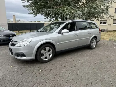Gebraucht Opel Vectra Edition+ 140 PS (102 kW) 2009 Starsilber iii m2 Kombi