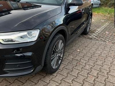 Schwarz Gebraucht 2016 Audi Q3 SUV | 12.800 € (Fairer Preis)