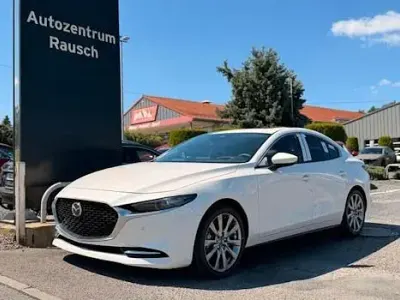 Neu Mazda 3 Takumi-Line 186 PS (136 kW) 2026 Weiß Limousine