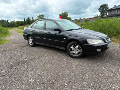 Gebraucht Honda Accord 140 PS (102 kW) 2002 Schwarz Limousine
