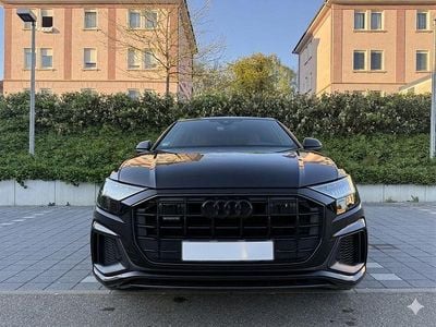 Second-hand Audi Q8 Exclusive 286 CP (210 kW) 2020 Negru SUV