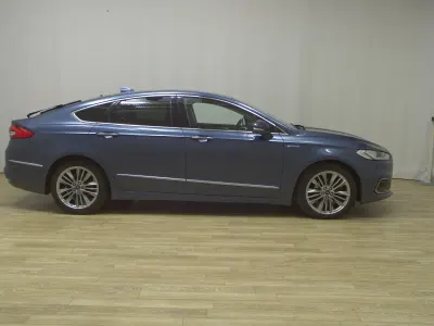 Gebraucht Ford Mondeo Vignale 190 PS (139 kW) 2020 Blau Limousine