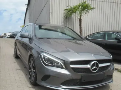 Gebraucht Mercedes CLA200 156 PS (114 kW) 2018 Grau Coupé
