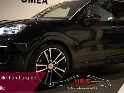 Gebraucht Porsche Cayenne 470 PS (345 kW) 2024 Schwarz SUV