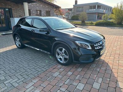 Usata Mercedes GLA200 AMG line 156 CV (114 kW) 2019 Nero SUV