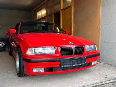Rot Gebraucht 1995 BMW 318 Cabriolet Cabrio | 6.000 €