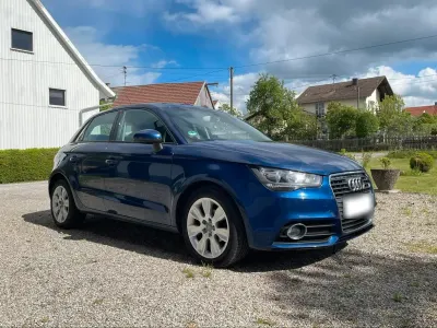 Gebraucht Audi A1 90 PS (66 kW) 2014 Blau Kleinwagen