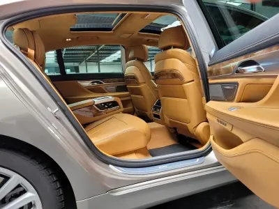 Gebraucht BMW 730L 265 PS (194 kW) 2016 Beige Limousine