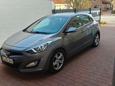 Gebraucht Hyundai i30 Style 128 PS (94 kW) 2013 Grau Limousine