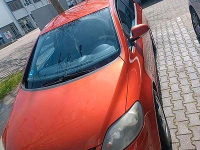 Second-hand VW Golf Plus Cross 116 CP (85 kW) 2006 Portocaliu Monovolum