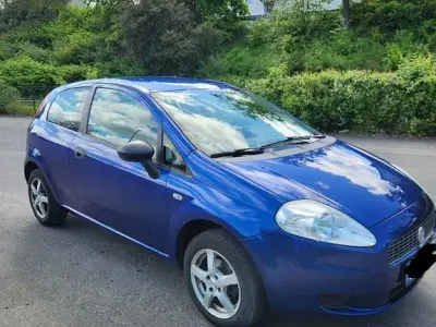 Gebraucht Fiat Grande Punto 77 PS (56 kW) 2008 Blau Kleinwagen