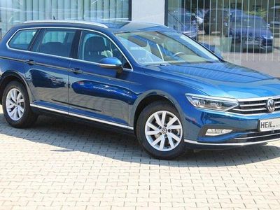Gebraucht VW Passat Elegance 150 PS (110 kW) 2023 Blau Kombi