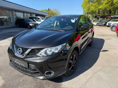 Gebraucht Nissan Qashqai Acenta 163 PS (119 kW) 2015 Schwarz SUV