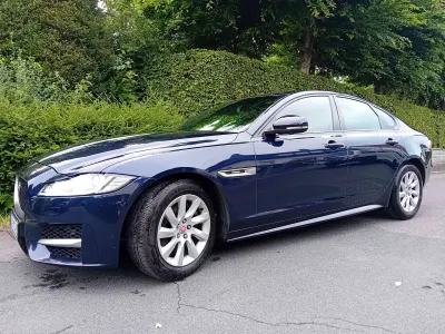 Gebraucht Jaguar XF R-Sport 163 PS (119 kW) 2018 Blau Limousine