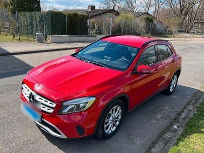Gebraucht Mercedes GLA200 136 PS (100 kW) 2018 Rot SUV