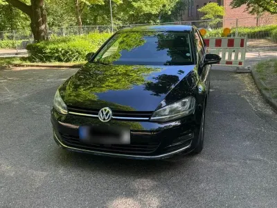 Gebraucht VW Golf VII LOUNGE 150 PS (110 kW) 2016 Schwarz Limousine