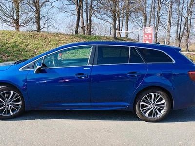 Gebraucht Toyota Avensis Edition-S 147 PS (108 kW) 2017 Blau Kombi