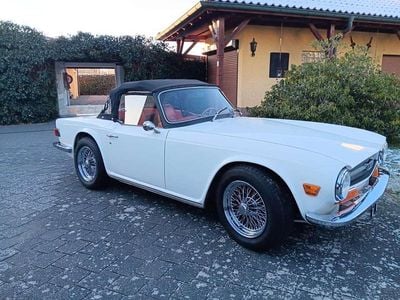 Weiß Gebraucht 1971 Triumph TR6 Cabrio | 26.500 €