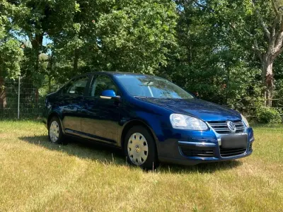Gebraucht VW Jetta 102 PS (75 kW) 2006 Blau Limousine