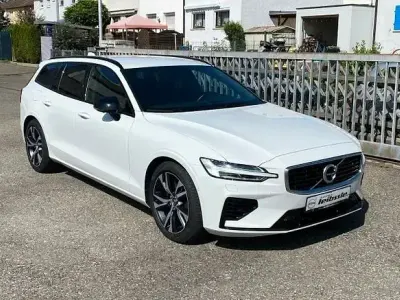 Używany Volvo V60 R-Design 392 KM (288 kW) 2020 Biały Kombi