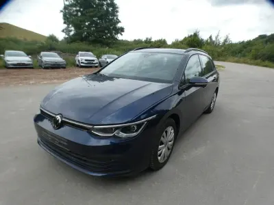 Gebraucht VW Golf VIII Life 131 PS (96 kW) 2023 Blau Kombi