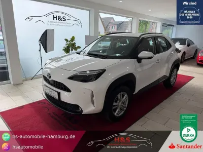 Gebraucht Toyota Yaris Basis 92 PS (67 kW) 2023 Super white 2 Kleinwagen