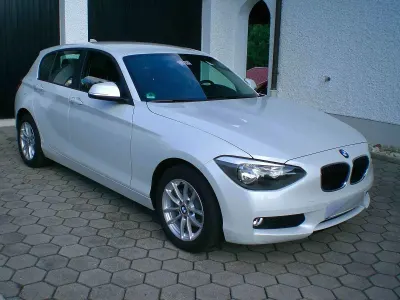 Gebraucht BMW 114 Advantage 102 PS (75 kW) 2012 Weiß Kleinwagen