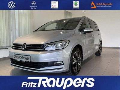 Gebraucht VW Touran Highline 150 PS (110 kW) 2020 Reflexsilber metallic Van / Kleinbus