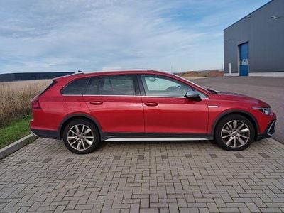Rot Gebraucht 2022 VW Golf Alltrack Kombi | 20.900 € (Fairer Preis)