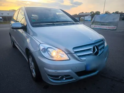 Gebraucht Mercedes B200 140 PS (102 kW) 2008 Silber Van / Kleinbus