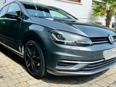 Gebraucht VW Golf VII IQ Drive 116 PS (85 kW) 2019 Grau Limousine