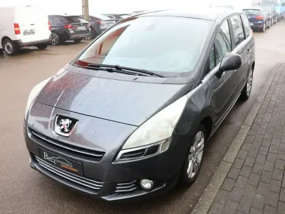 Gebraucht Peugeot 5008 Premium 150 PS (110 kW) 2010 Grau Van / Kleinbus