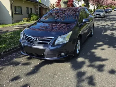 Usata Toyota Avensis 126 CV (92 kW) 2011 Blu Station wagon