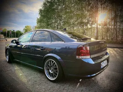 Begagnad Opel Vectra GTS 140 HK (102 kW) 2006 Grå Sedan
