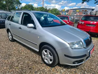 Używany Skoda Fabia 101 KM (74 kW) 2004 Srebrny Kombi