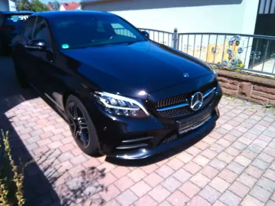 Gebraucht Mercedes C200 AMG line 184 PS (135 kW) 2019 Schwarz Limousine