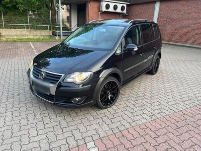 VW Touran Cross