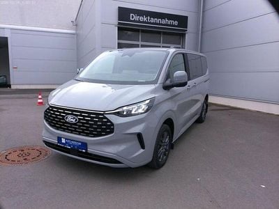 Neu Ford Tourneo Titanium 170 PS (125 kW) 2026 Grau Van / Kleinbus