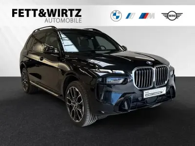 Gebraucht BMW X7 M Sport 352 PS (258 kW) 2025 Saphirschwarz metallic SUV