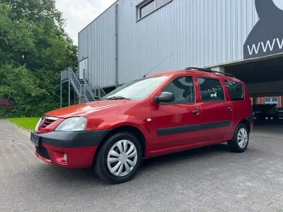 Gebraucht Dacia Logan MCV Lauréate 87 PS (63 kW) 2008 Rot Kombi