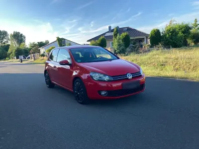 Gebraucht VW Golf VI 80 PS (58 kW) 2009 Rot Kleinwagen