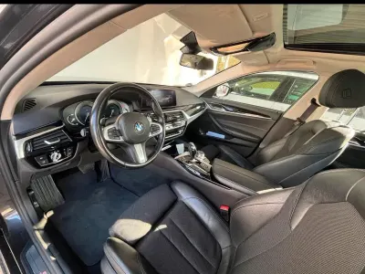 Gebraucht BMW 520 Sport Line 190 PS (139 kW) 2019 Grau Kombi