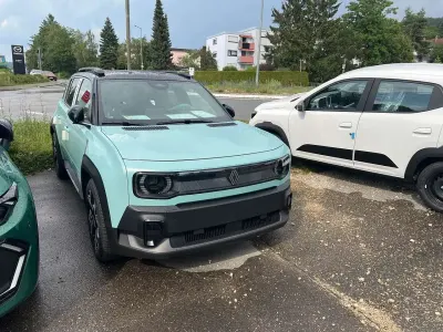 Neu Renault 4 E-Tech Komfort 77 kW (106 PS) 2026 Hautsdefrancegrün, black pe SUV