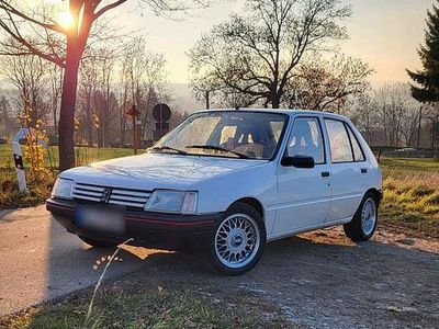 Gebraucht 1991 Peugeot 205 Kleinwagen | 3.000 €