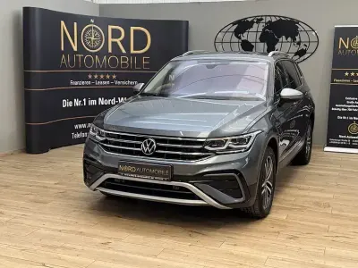 Gebraucht VW Tiguan Allspace Elegance 200 PS (147 kW) 2022 Platinum grey metallic (metallic) SUV