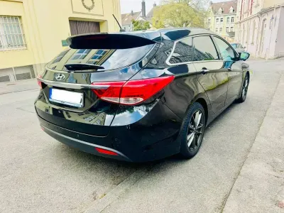 Gebraucht Hyundai i40 Premium 136 PS (100 kW) 2011 Schwarz Limousine