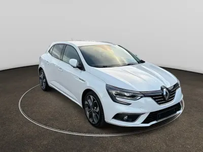 Gebraucht Renault Mégane Bose Edition 132 PS (97 kW) 2016 Weiß Limousine